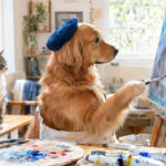 ペット肖像画を描いているシーン。モデルは猫。画家は犬。画材はアクリル絵の具。明るい雰囲気で。